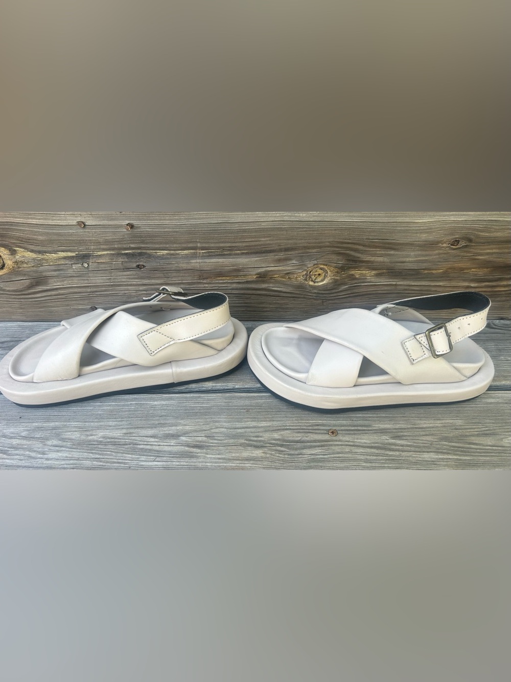 Kkerelé Tira Beige Leather Sandal - Picture 3 of 7